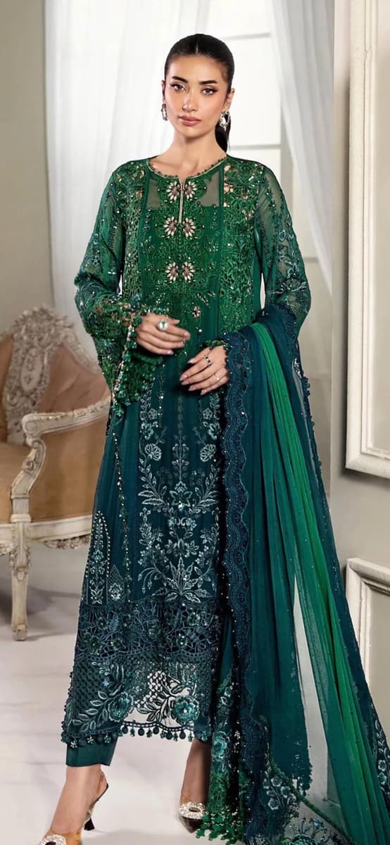 Chiffon Pakistani Salwar Kameez: Custom Embroidered Outfit thumbnail 3