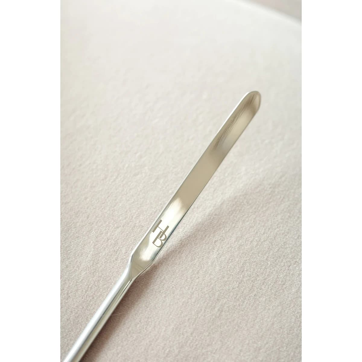 heveblue Soft Slim Foundation Spatula